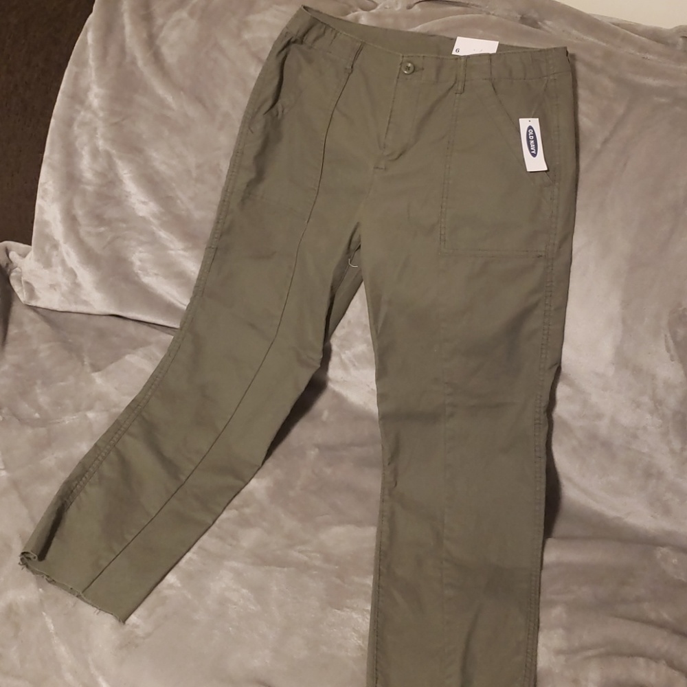 NWT Old Navy Cotton/ Spandex capris
